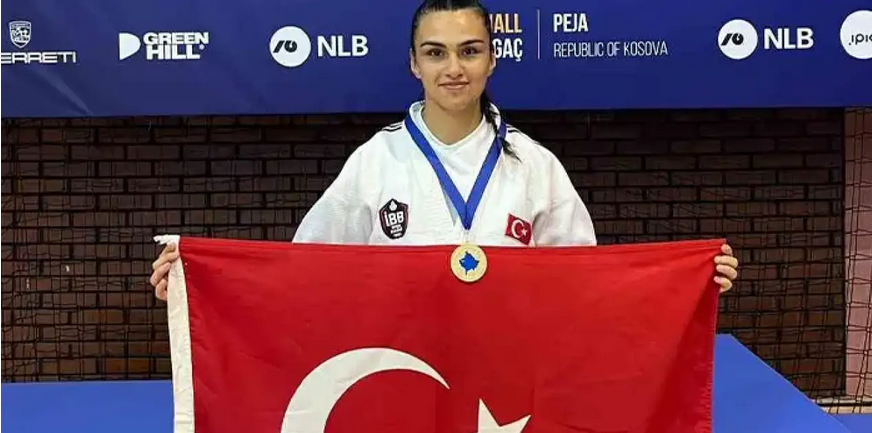 Rizeli milli sporcudan memleketine altın madalya!