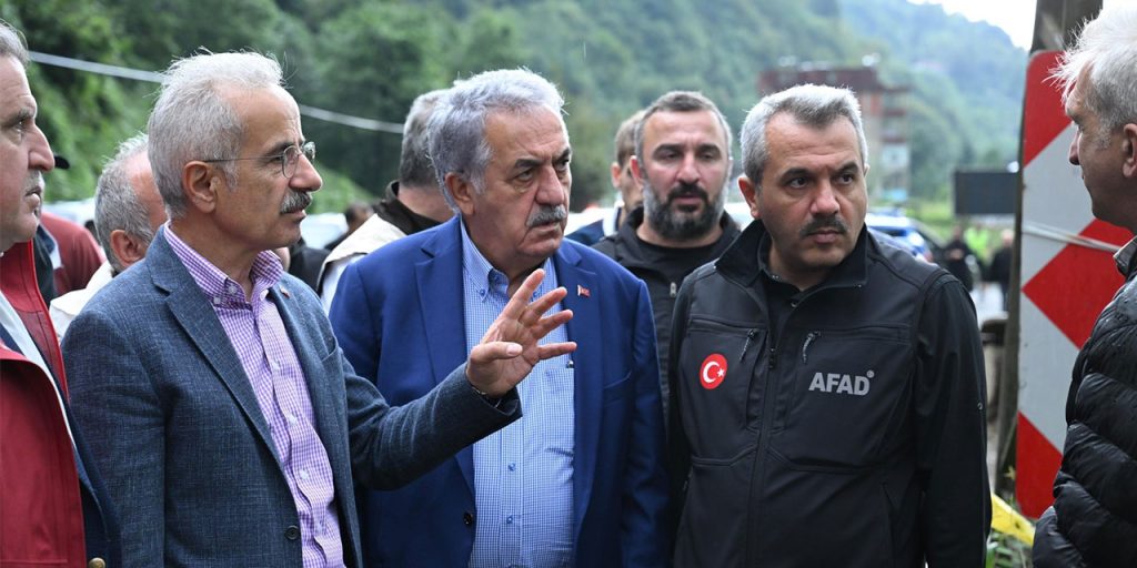 Bakan Bak ve Bakan Uraloğlu ile AFAD Başkanı Vali Pehllivan Rize’de