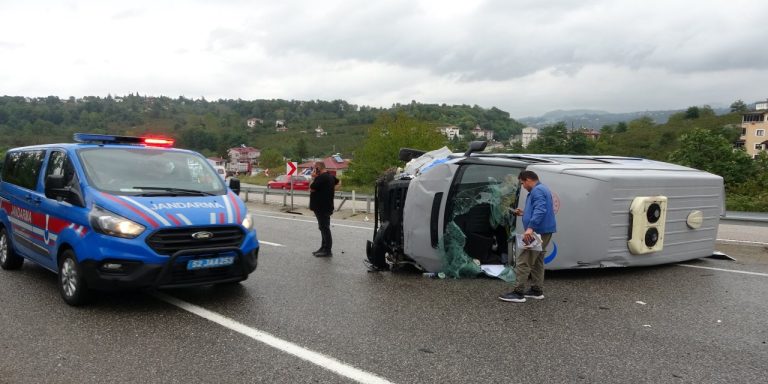 Ordu’da hasta nakil araç devrildi: 1 yaralı