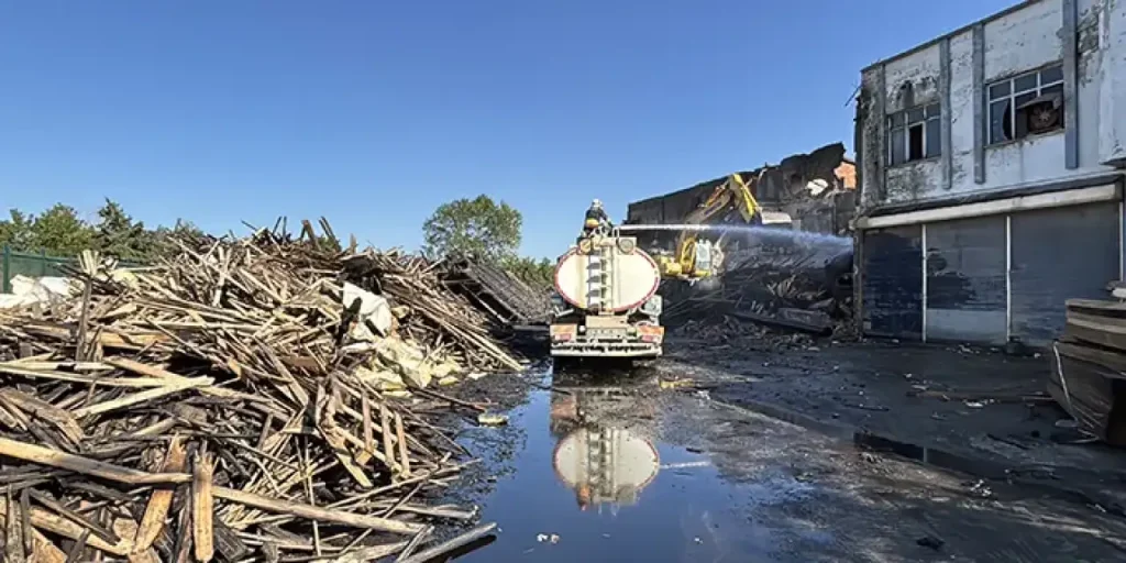 Samsun’da fabrikada çıkan yangın söndürüldü!