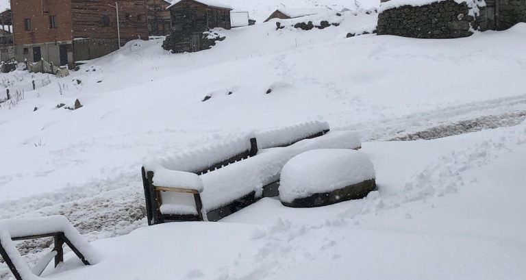 Kaçkar Dağları’nda eylülde 50 santimetre kar!