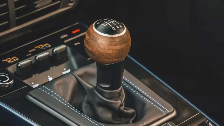 Porsche, manuel vitesin ortadan kalkmasını istemiyor