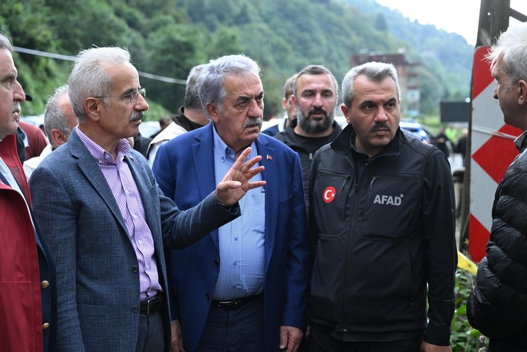 Bakan Bak ve Bakan Uraloğlu ile AFAD Başkanı Vali Pehllivan Rize’de