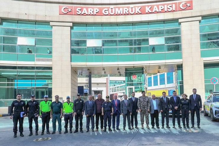 Sarp Sınır Kapısı’ndan 9 ayda 4 milyona yakın yolcu geçişi oldu