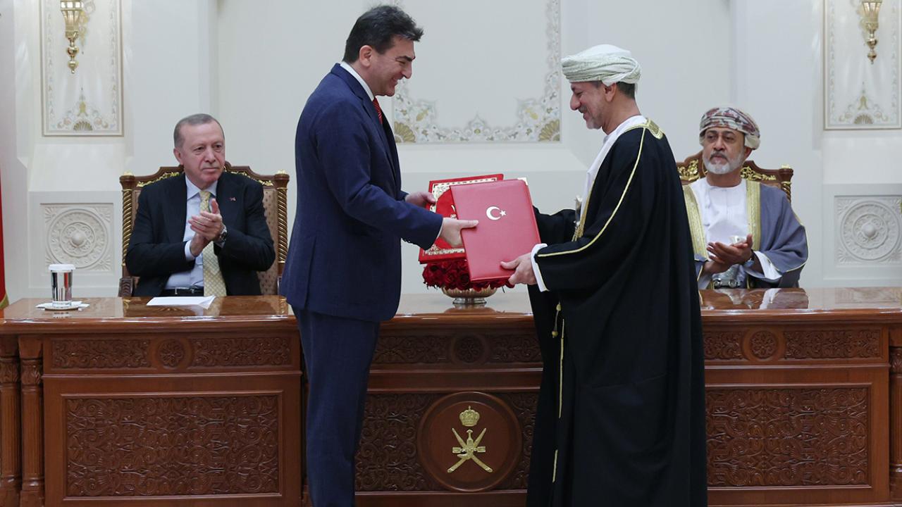 Türkiye ve Umman arasında 16 belge imzalandı