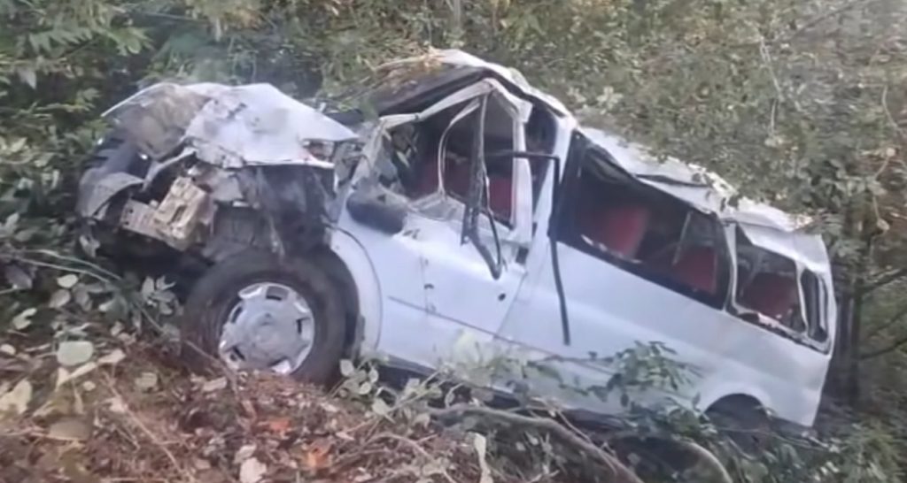 Ordu’da minibüs şarampole devrildi: 11 yaralı