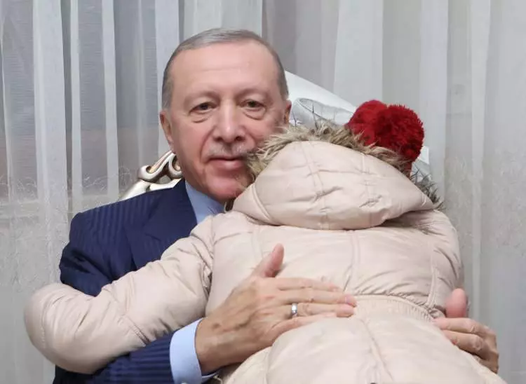 Cumhurbaşkanı Erdoğan’dan Adıyaman’da köy evlerine ziyaret