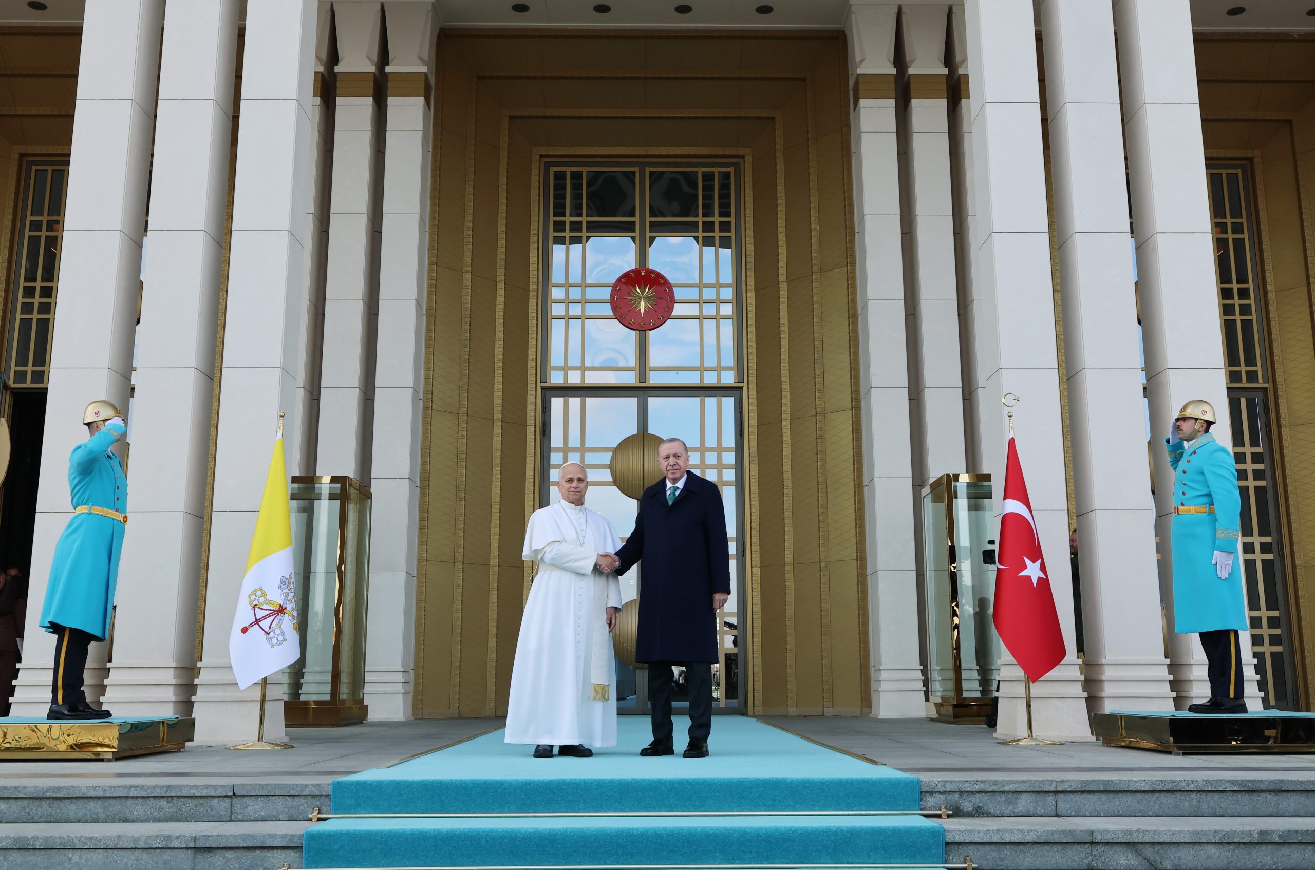 Cumhurbaşkanı Erdoğan, Vatikan Devlet Başkanı Papa 14. Leo’yu resmi törenle karşıladı