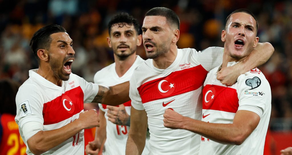 A Milli Futbol Takımı, FIFA sıralamasında bir basamak yükseldi