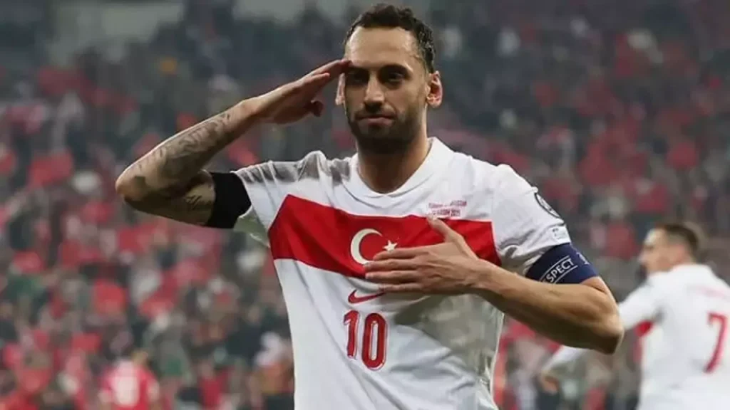 Milli maçta şehitler unutulmadı! Yıldız futbolcudan asker selamı