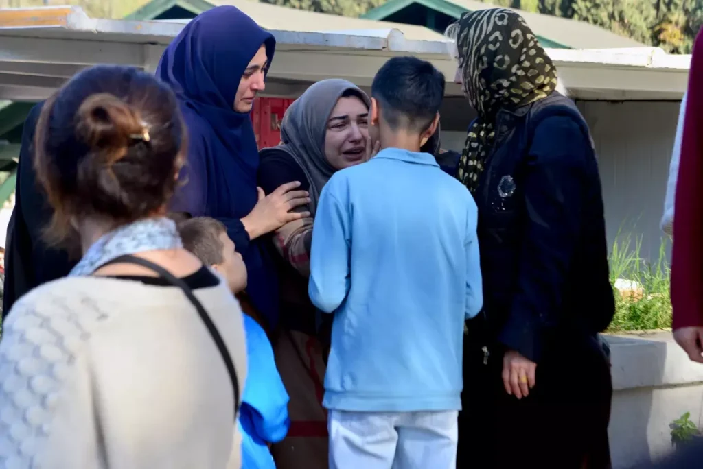 Baba, kazada ölen oğlunun cenaze namazını kıldırdı