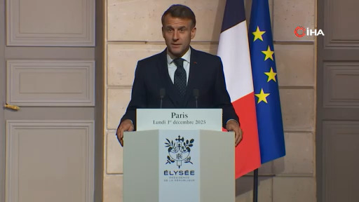 Macron: “Toprak meselelerini tartışabilecek tek taraf Ukrayna’dır”
