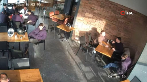 Samsun’da fırında bıçaklı saldırı kamerada: 2 yaralı