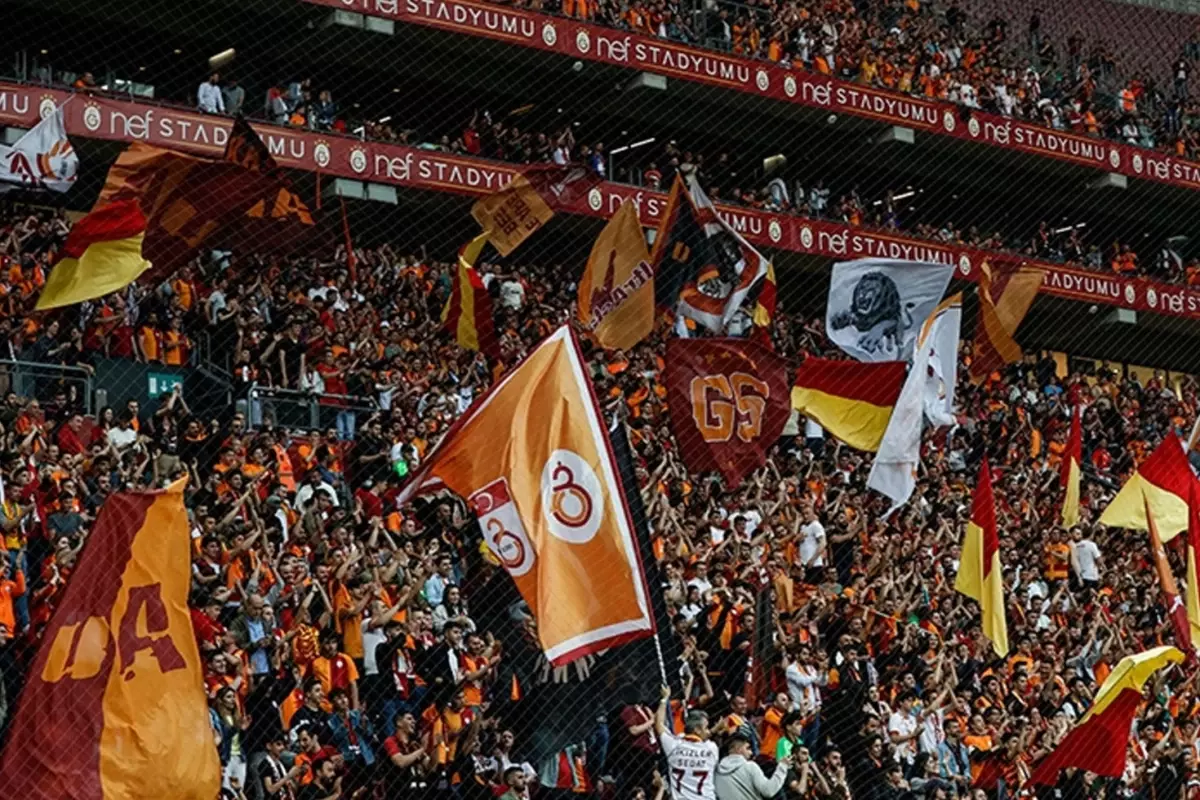Galatasaray transferde bombayı patlattı! Yıldız isim geliyor
