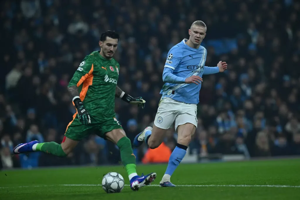 Manchester’dan çıkamadık! Aslan ilk yarıda yıkıldı