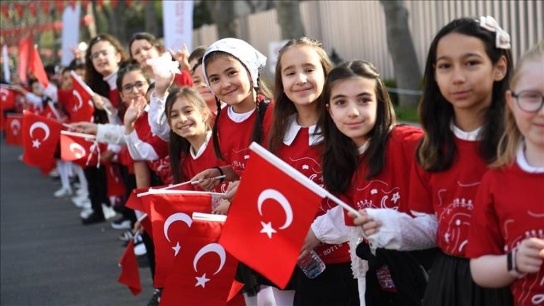 Yarıyılın ardından ilk ders “Bayrak Sevgisi” temasıyla başlayacak