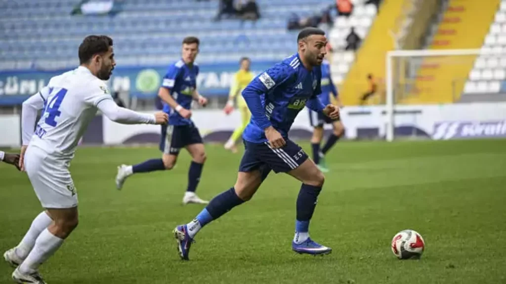 Çaykur Rizespor İstanbul deplasmanında 3 puanı 3 golle aldı