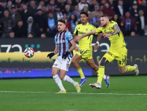 Trabzon’da gövde gösterisi! 5 gollü maçta zafer Fenerbahçe’nin