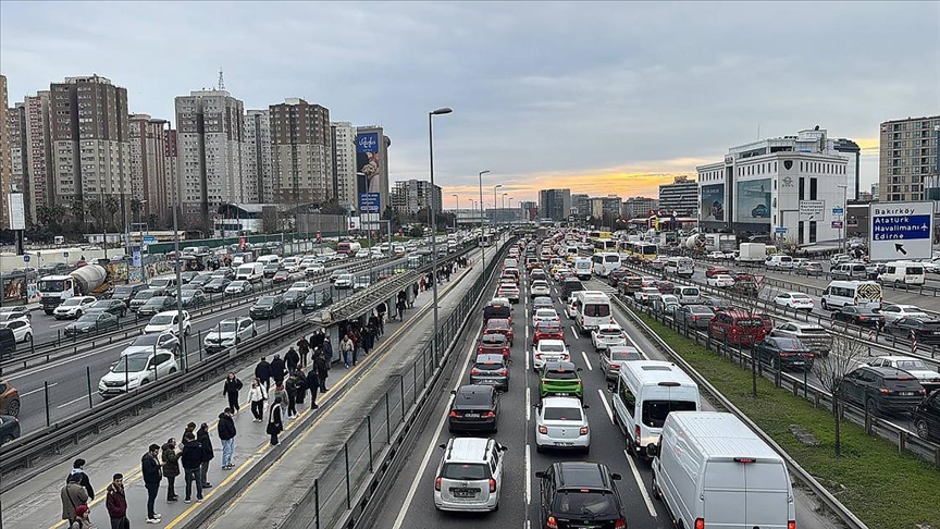 İstanbul’da iftar öncesi trafik yoğunluğu yüzde 83’e yükseldi