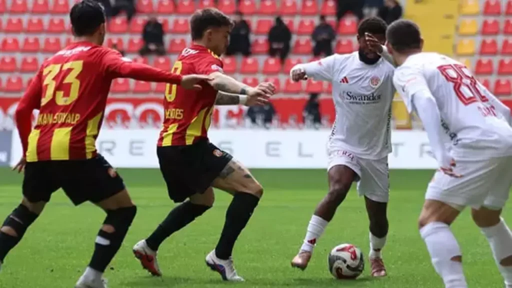 Kayserispor, 6 puanlık maçta Antalyaspor’u 89’da yıktı! 8 maçlık seri bitti