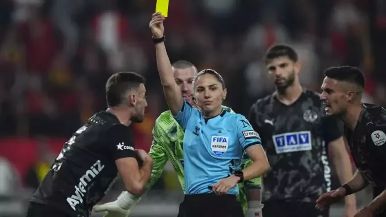 Süper Lig ekibinin hocası hakeme isyan etti: ‘Adil bir maç olsa 3 puan alırdık’