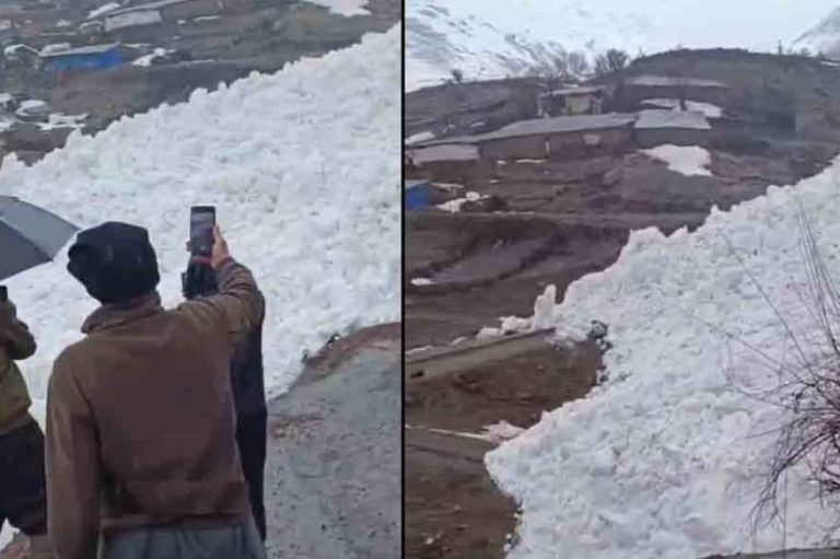 Hakkari’de çığ, evleri teğet geçti