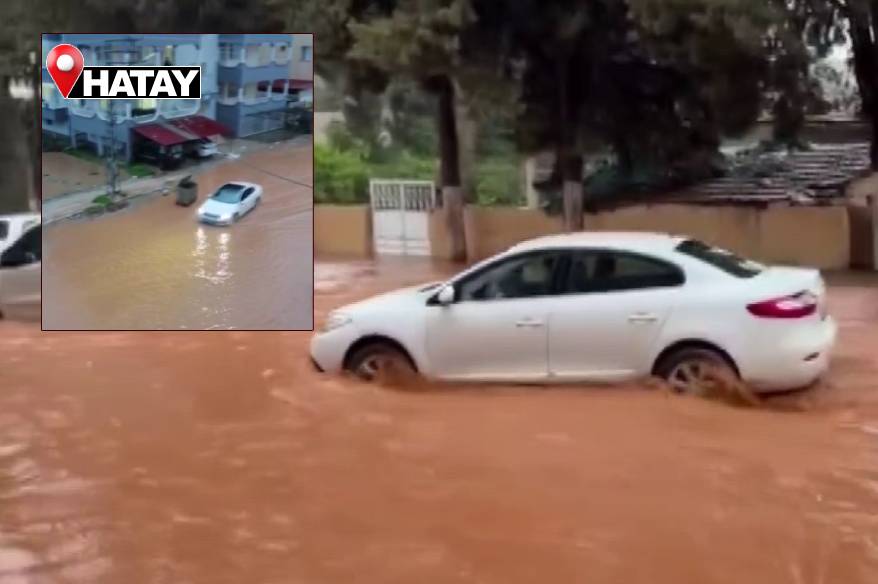Hatay’da sağanak etkili oldu: Yollar göle döndü, otelin oto parkını su bastı
