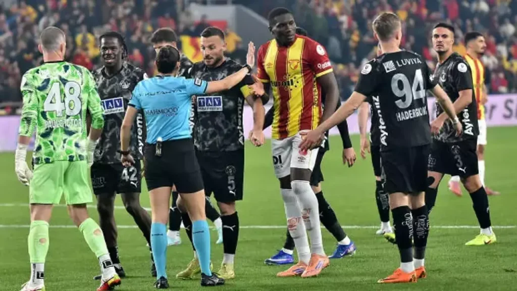 Süper Lig’de çılgın maç! Puanı 90+9’da kurtardılar