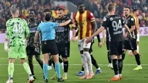 Süper Lig’de çılgın maç! Puanı 90+9’da kurtardılar