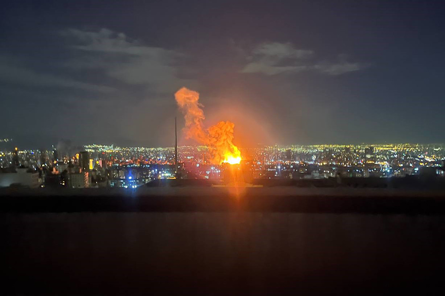 İran’da Radyo ve Televizyon Kurumu binası vuruldu, yayınlar kesildi
