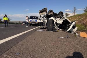 Şanlıurfa’da hafif ticari araç otomobille çarpıştı: 3 ölü, 5 yaralı