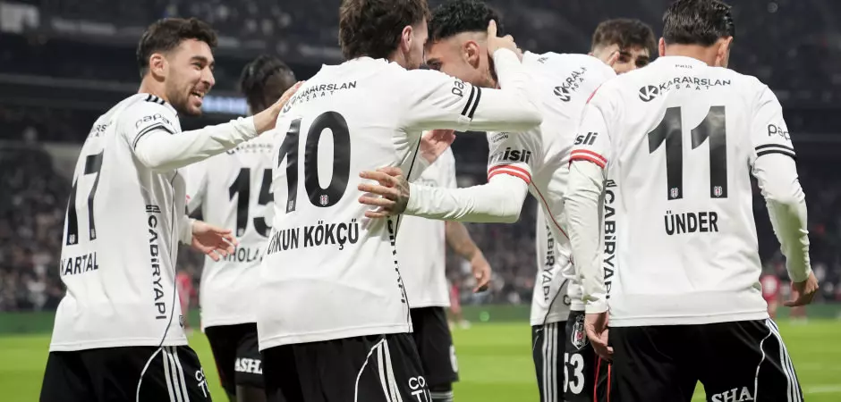 Dolmabahçe’de gol yağmuru! Kartal yıldızlarıyla yüksekten uçtu