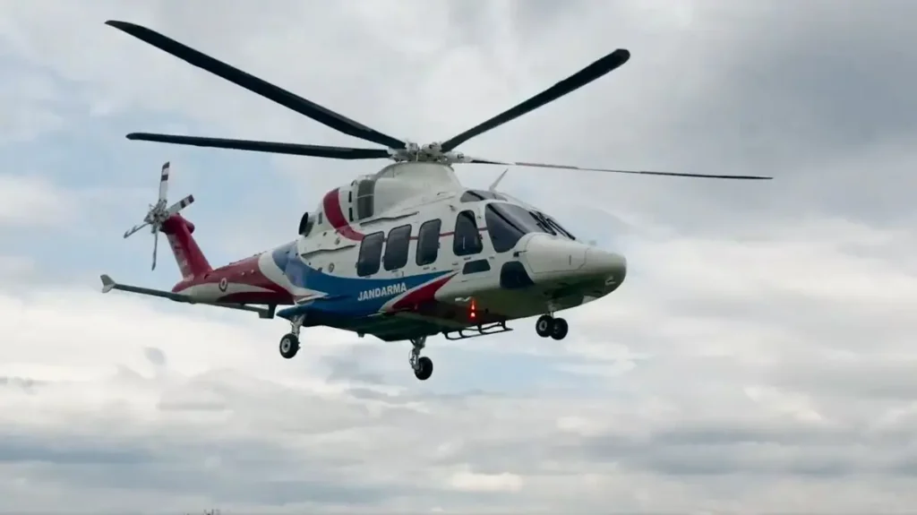 İlk kez kullanıldı! Komandolar GÖKBEY ile havalandı