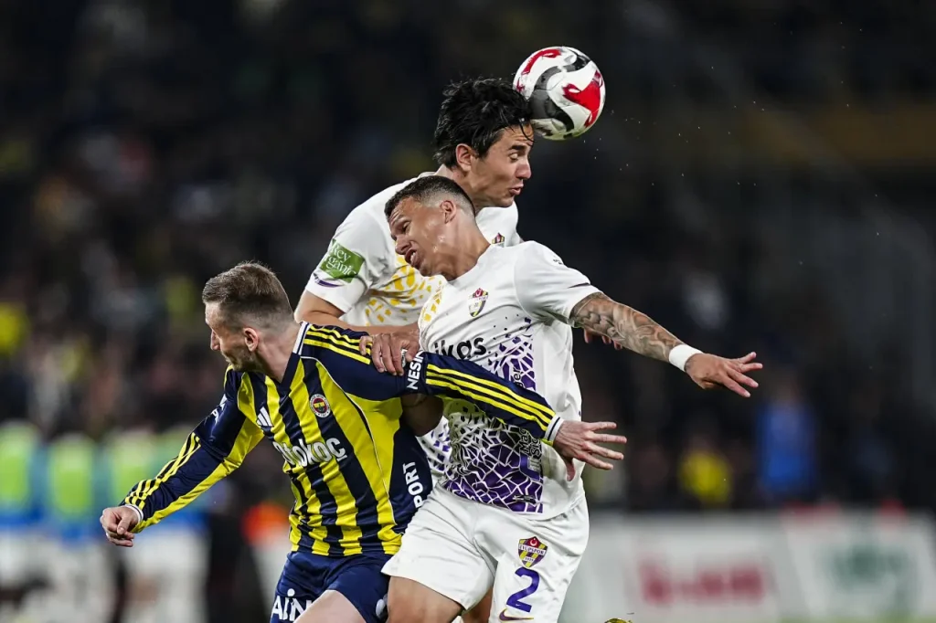 6 gollü maçta Fenerbahçe ile Eyüpspor yenişemedi!