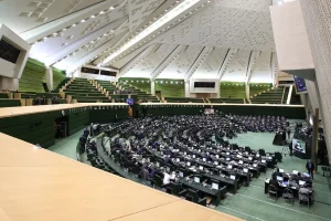 İran meclisi, çevrimiçi toplanmaya başlıyor