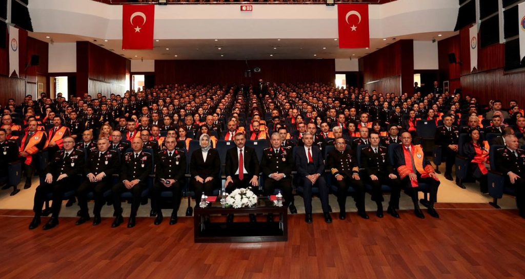 İçişleri Bakanı Çiftçi, subay ve astsubay adaylarıyla bir araya geldi
