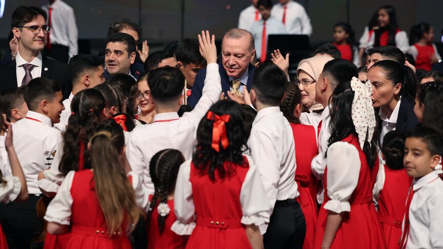 Cumhurbaşkanı Erdoğan, Cumhurbaşkanlığı Çocuk Orkestrası ve Korosu Konseri’ni dinledi