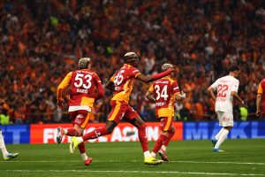 Okan Buruk tarihe geçti!