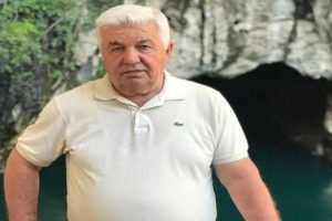 Eski Devlet Bakanı Burhan Kara hayatını kaybetti